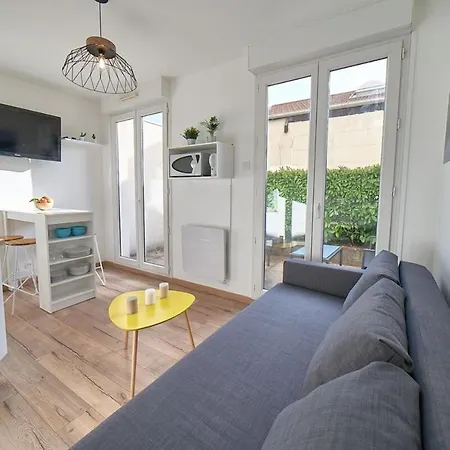 Le Petit Charial -terrasse Privative-part Dieu Appartement